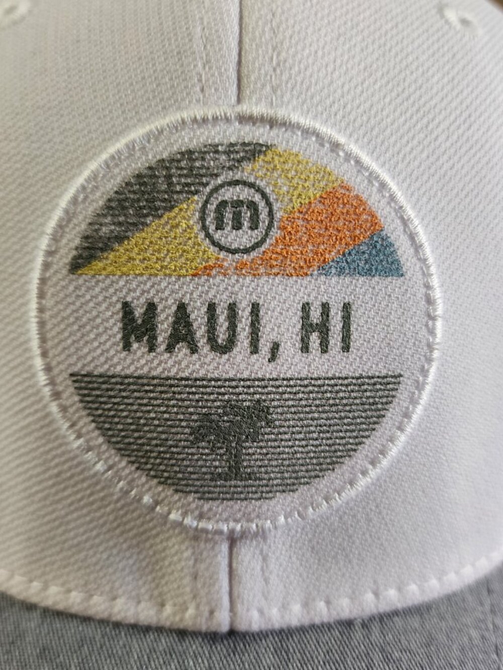 Travis Mathew Men's Flexfit Hat Size L-XL Maui HI White Grey - Picture 2 of 7